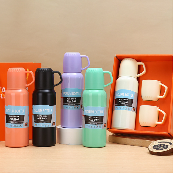 Stylish Vacuum Flask Set with Three Mugs - Perfect for Hot and Cold Drinks