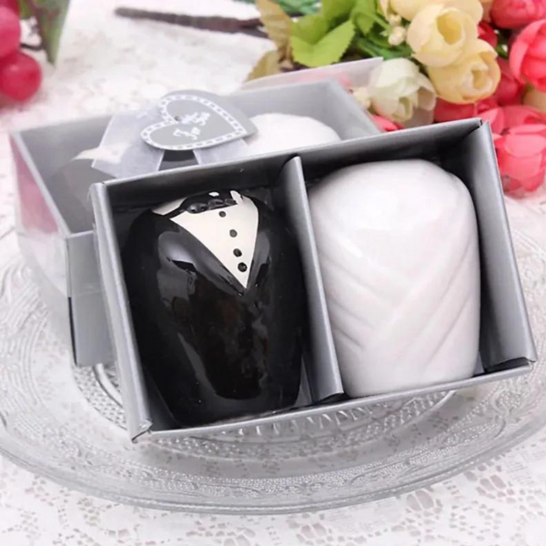 Bride & Groom Salt and Pepper Shaker Set - Elegant Wedding Favor for Guests, Ceramic, Gift-Boxed