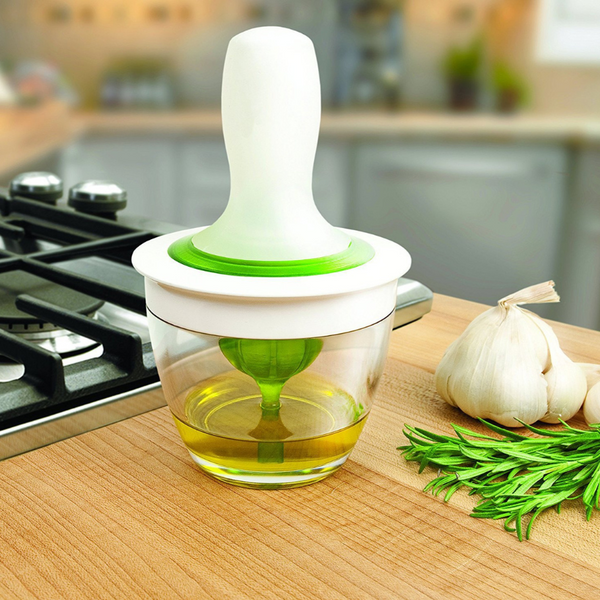 Oil And Sauce Bottle With Silicone Brush Dispenser - Perfect For Mess-Free Cooking, Baking, And BBQ