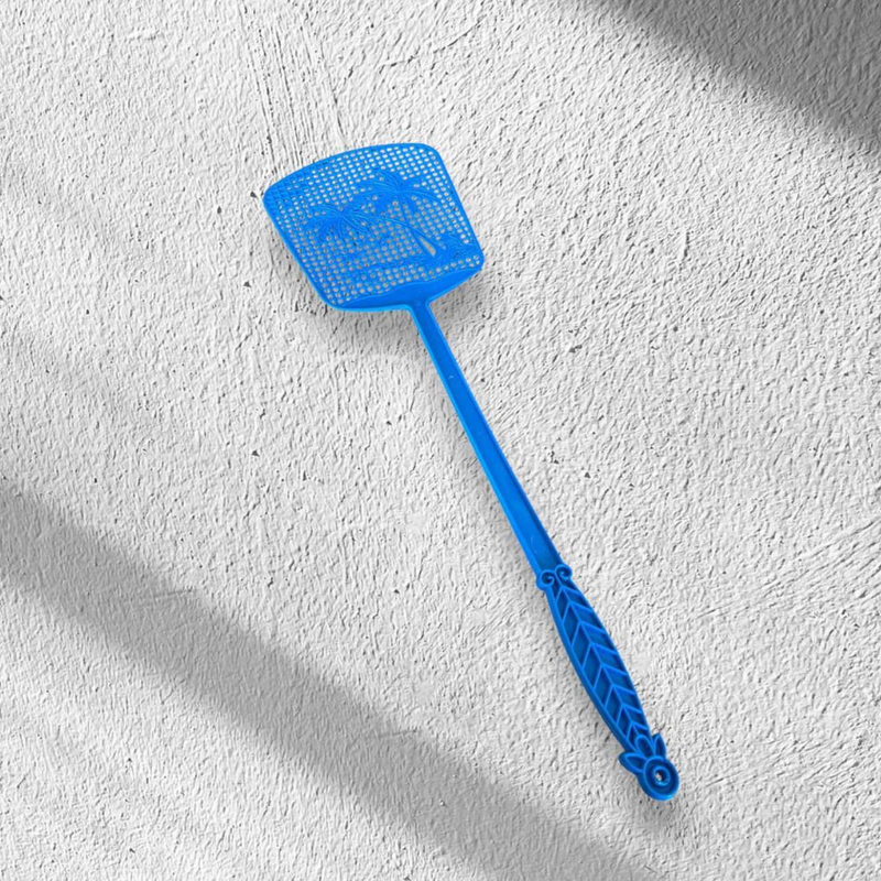 Durable Plastic Fly Swatter With Ergonomic Handle And Wide Swatting Area For Effective Pest Control